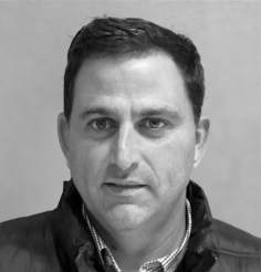 https://clinicadentalaranda.es/wp-content/uploads/2026/02/juan-sagardia-1.jpg
